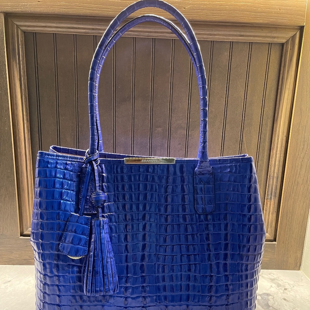 BRAHMIN MEDIUM SHOULDER BAG IN BLUE LEATHER